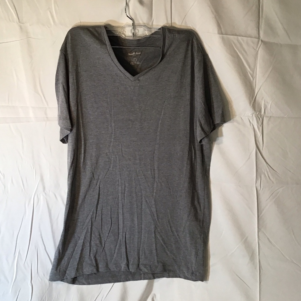 American Eagle Outfitters Gray V-Neck Tee